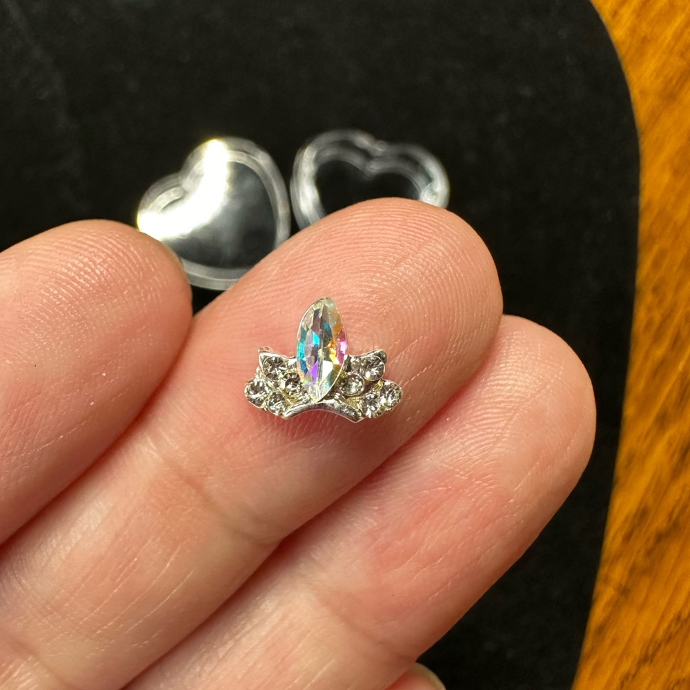 Elegant Silver Crystal Nail Charms and Embellishments